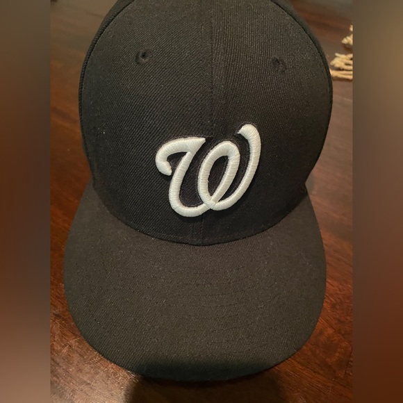 Accessories Washington Nationals Black And White Fitted Hat 7 58 Size Poshmark